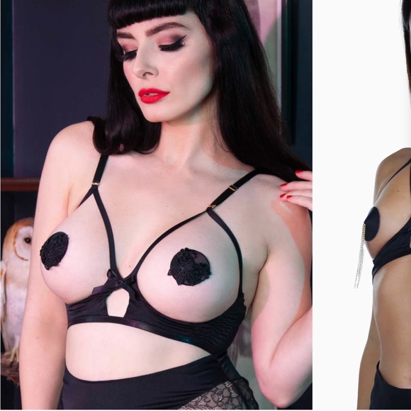 Bettie Page Other - Bettie Page Doris Black Cupless Stitch Detail Bra US6